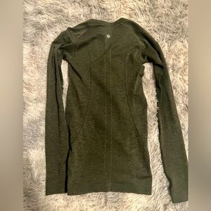 Lululemon swiftly tech